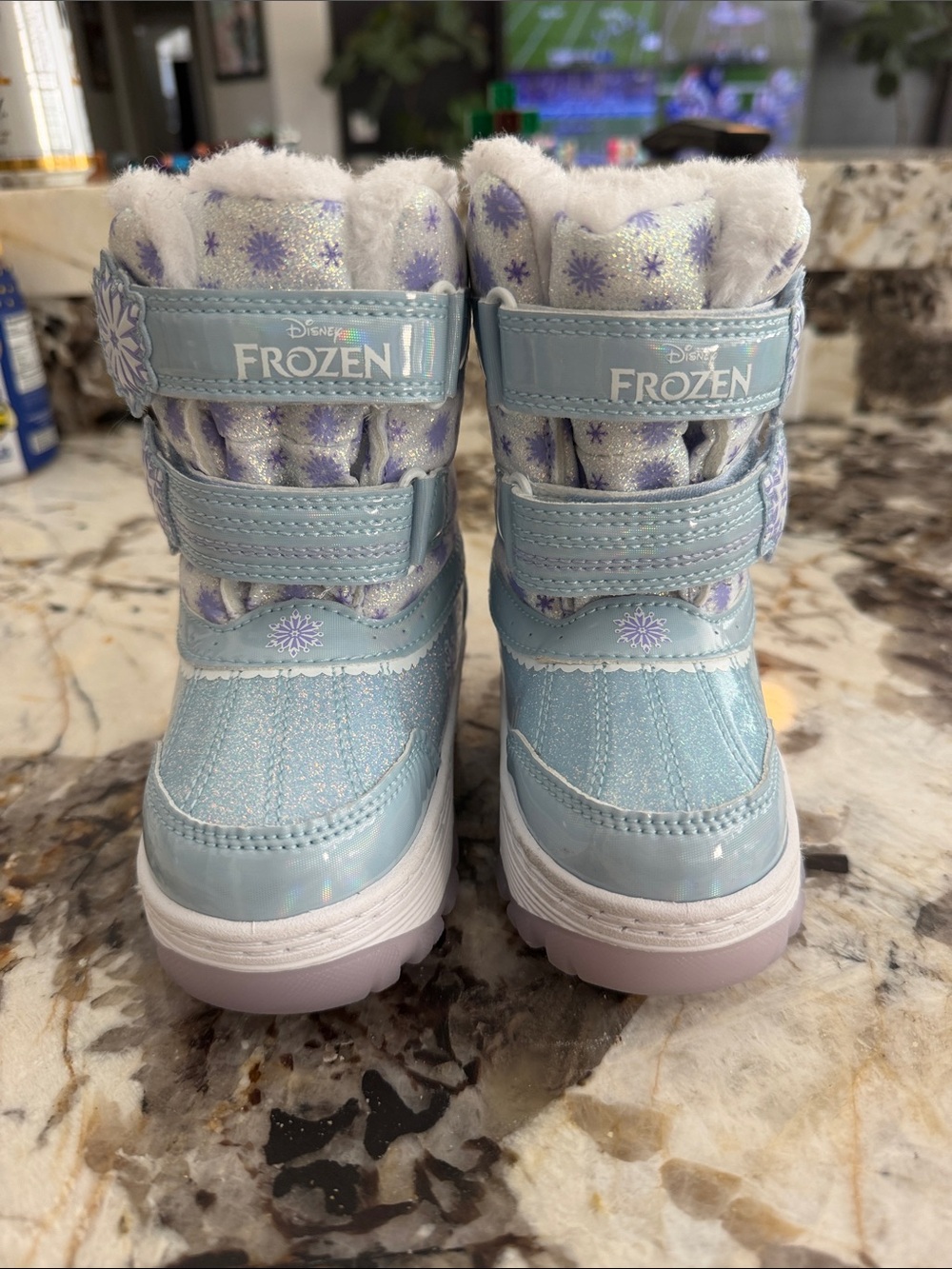 Toddler Girl “Frozen” light up Snow Boots size 6